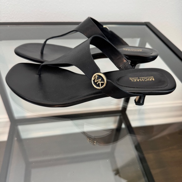 MICHAEL KORS women’s black Lucinda Kitten Heel Leather Sandals Size 9 NWOB - Picture 7 of 12